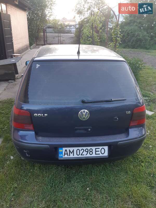 Хэтчбек Volkswagen Golf 2001 в Коростышеве