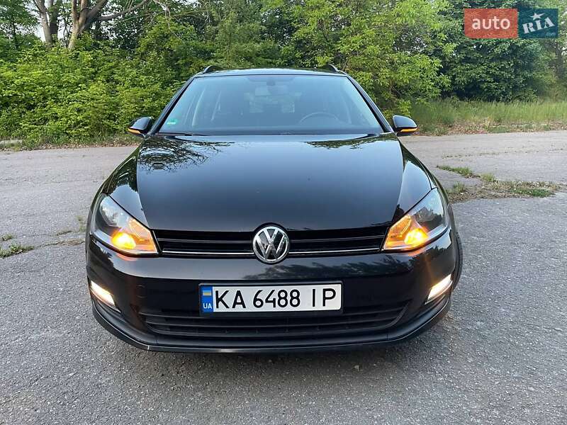 Универсал Volkswagen Golf 2015 в Ирпене