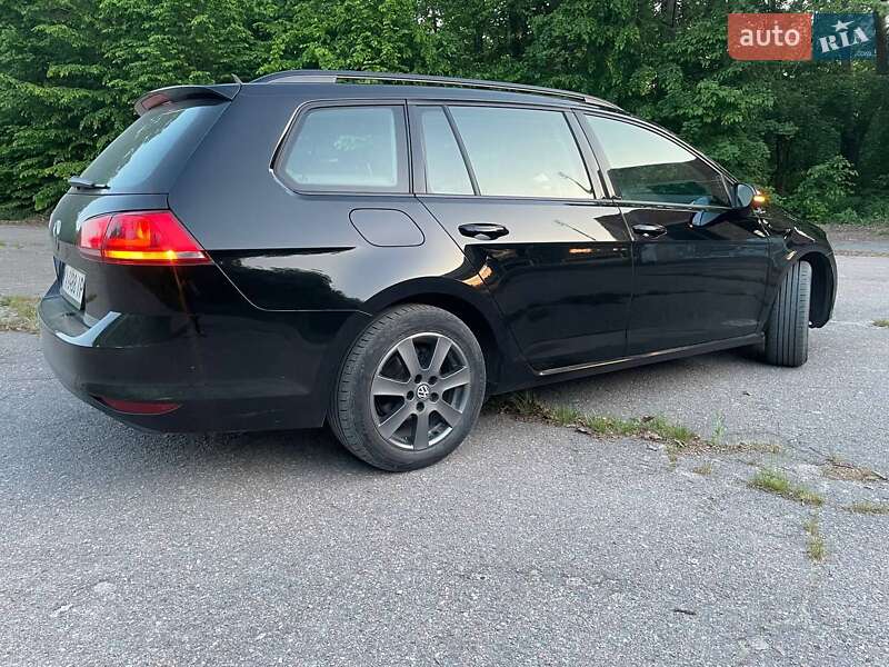 Универсал Volkswagen Golf 2015 в Ирпене