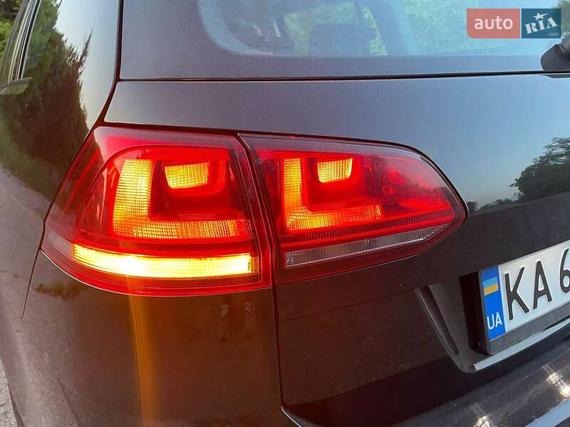 Универсал Volkswagen Golf 2015 в Ирпене