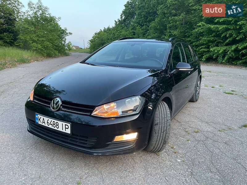 Универсал Volkswagen Golf 2015 в Ирпене