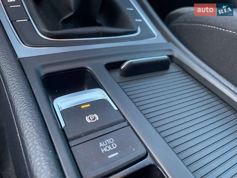 Универсал Volkswagen Golf 2015 в Ирпене