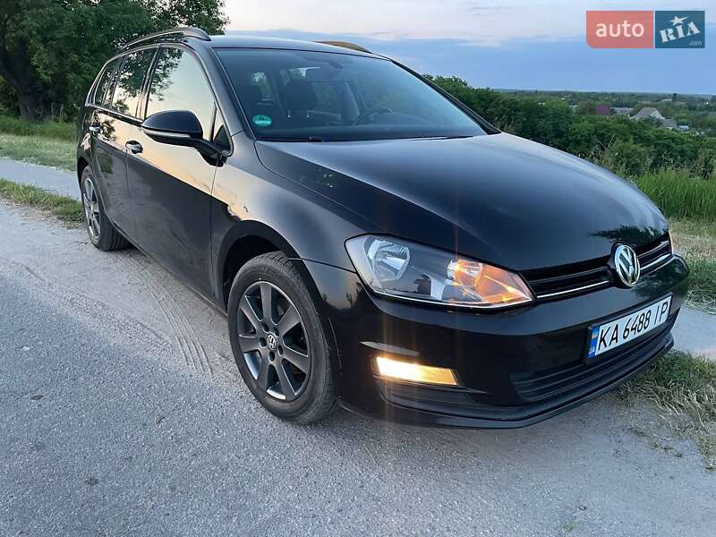 Универсал Volkswagen Golf 2015 в Ирпене