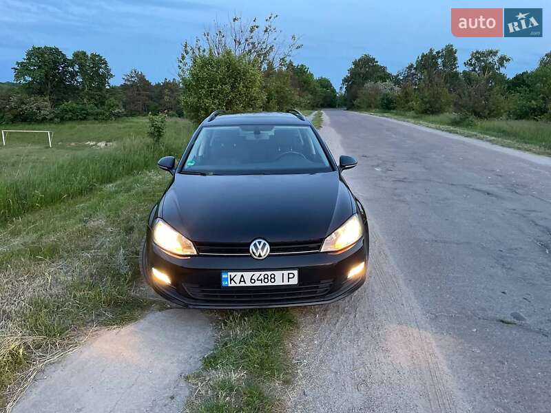 Универсал Volkswagen Golf 2015 в Ирпене