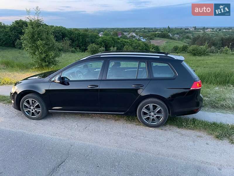 Универсал Volkswagen Golf 2015 в Ирпене