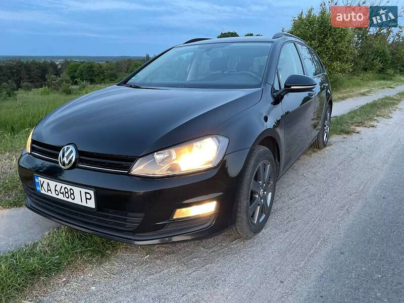 Универсал Volkswagen Golf 2015 в Ирпене