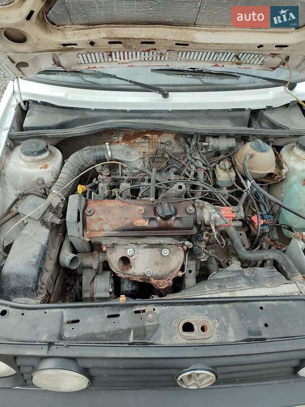 Хетчбек Volkswagen Golf 1989 в Новодністровську