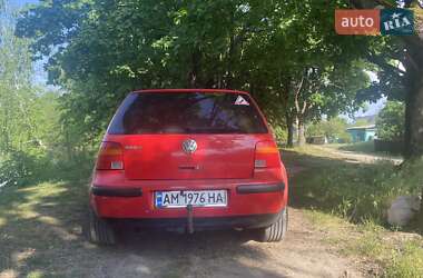 Хэтчбек Volkswagen Golf 1998 в 