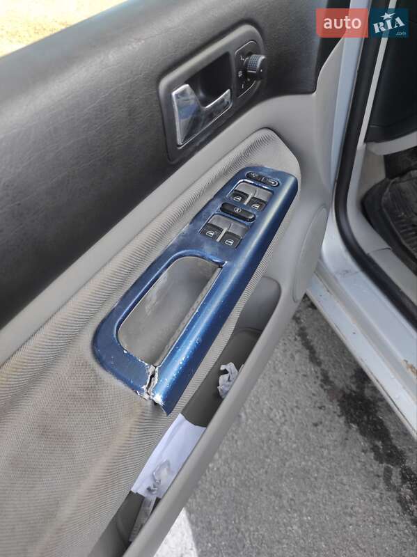 Хэтчбек Volkswagen Golf 1999 в Николаеве