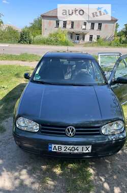 Хетчбек Volkswagen Golf 2003 в Гайсину