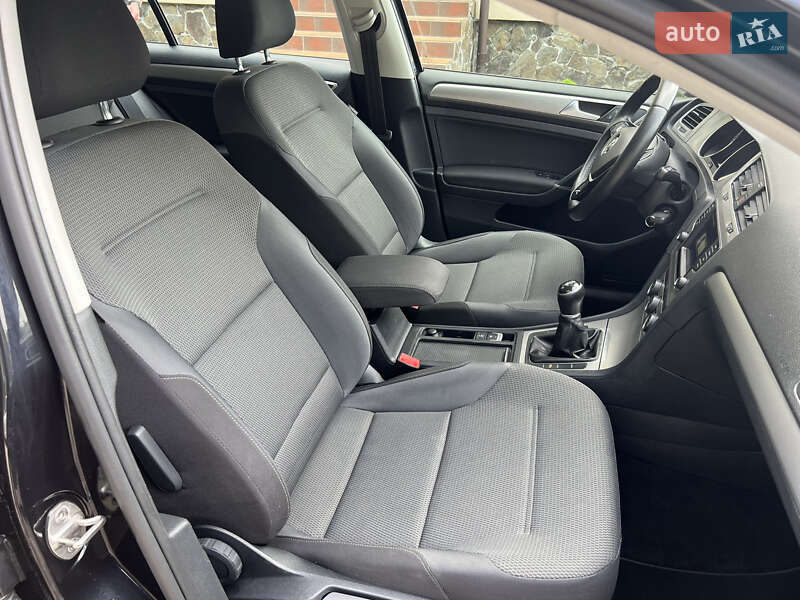 Універсал Volkswagen Golf 2016 в Стрию