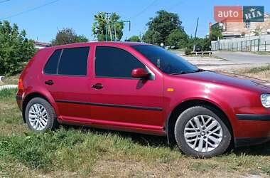 Хэтчбек Volkswagen Golf 1998 в Попельне