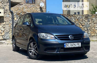 Хэтчбек Volkswagen Golf 2005 в Самборе