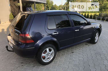 Хэтчбек Volkswagen Golf 2002 в Черновцах