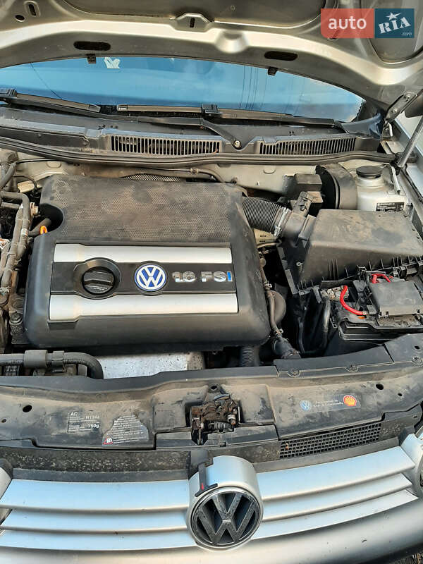 Хетчбек Volkswagen Golf 2002 в Вінниці