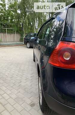 Хетчбек Volkswagen Golf 2004 в Харкові