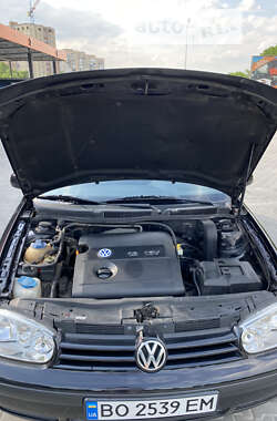 Универсал Volkswagen Golf 2001 в 