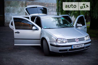 Хэтчбек Volkswagen Golf 2000 в Першотравенске