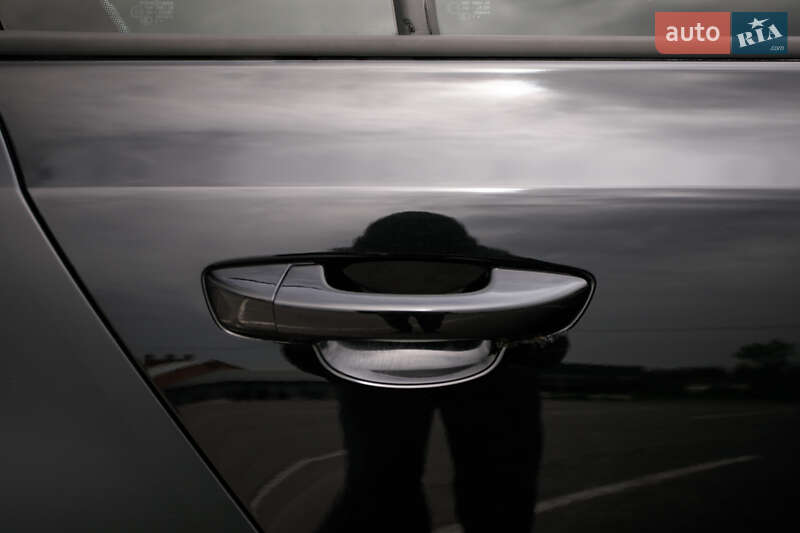 Хетчбек Volkswagen Golf 2012 в Чернівцях