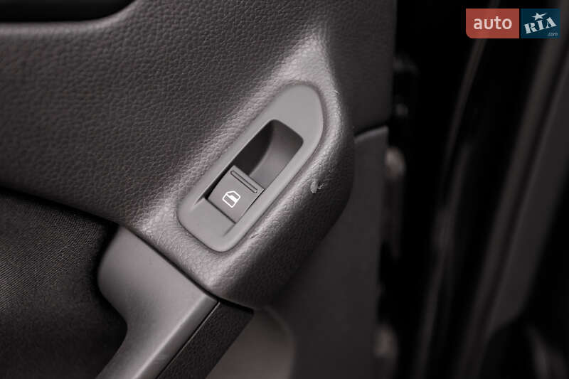 Хетчбек Volkswagen Golf 2012 в Чернівцях