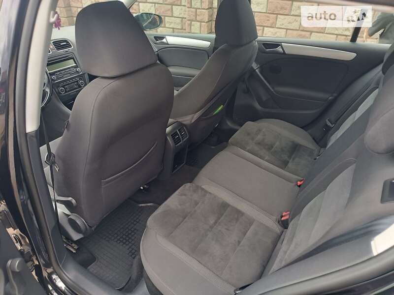 Хэтчбек Volkswagen Golf 2009 в Владимирце