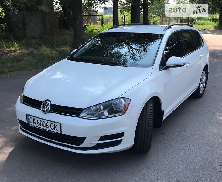 Універсал Volkswagen Golf 2015 в Черкасах