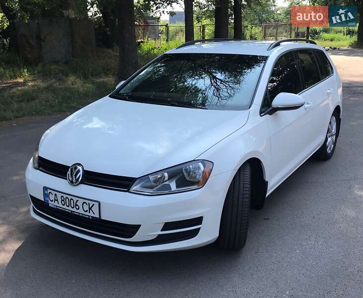 Універсал Volkswagen Golf 2015 в Черкасах