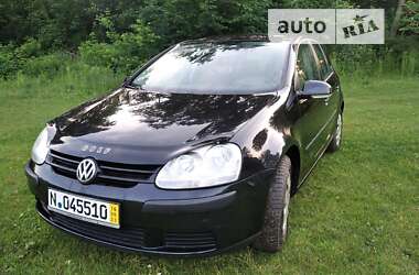 Хетчбек Volkswagen Golf 2005 в Тернополі