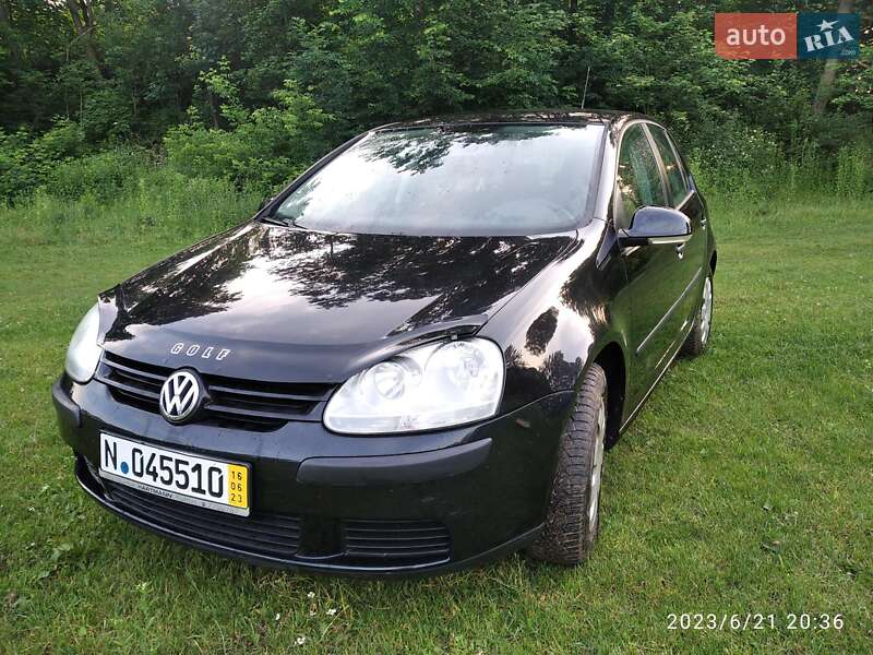 Хэтчбек Volkswagen Golf 2005 в Тернополе