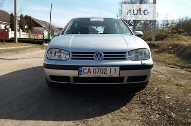 Хетчбек Volkswagen Golf 2002 в Умані