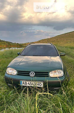 Універсал Volkswagen Golf 2003 в Чечельнику