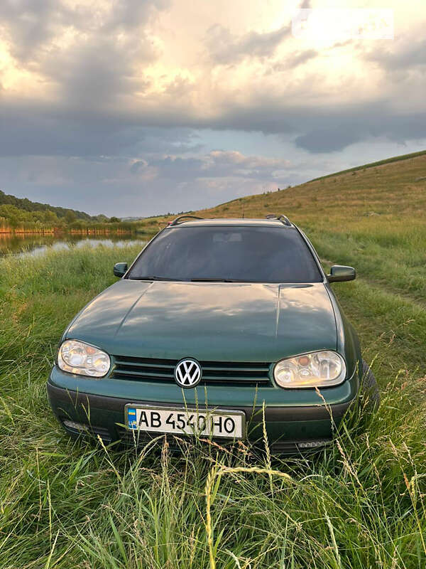 Универсал Volkswagen Golf 2003 в Чечельнике