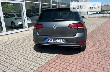 Хетчбек Volkswagen Golf 2019 в 