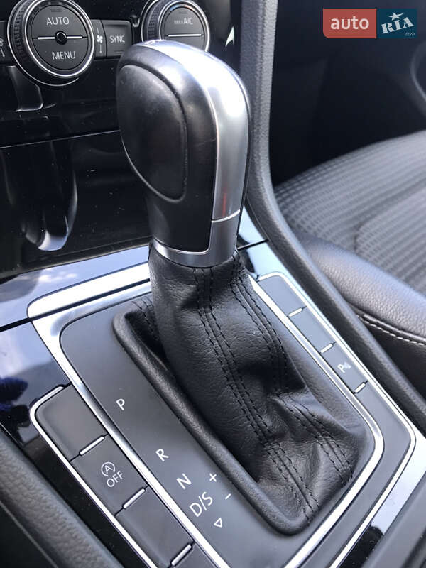 Універсал Volkswagen Golf 2016 в Луцьку