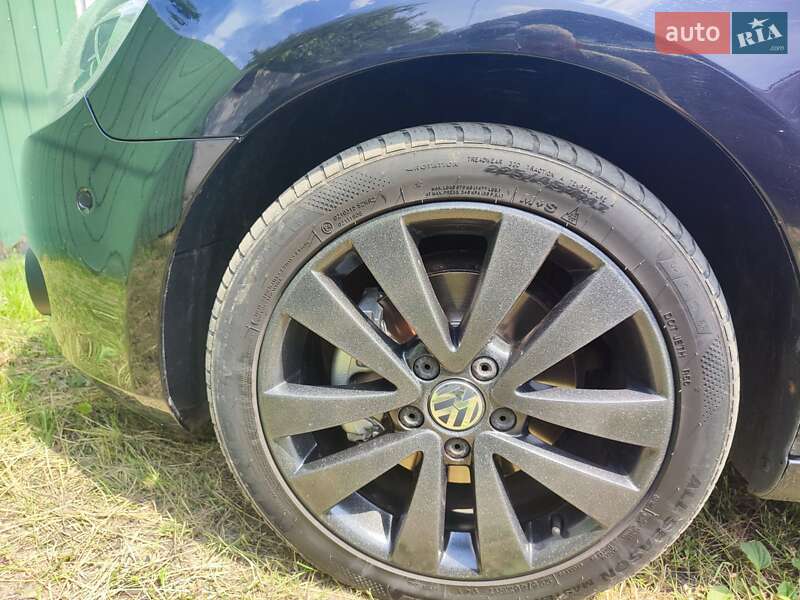 Хетчбек Volkswagen Golf 2010 в Чернівцях