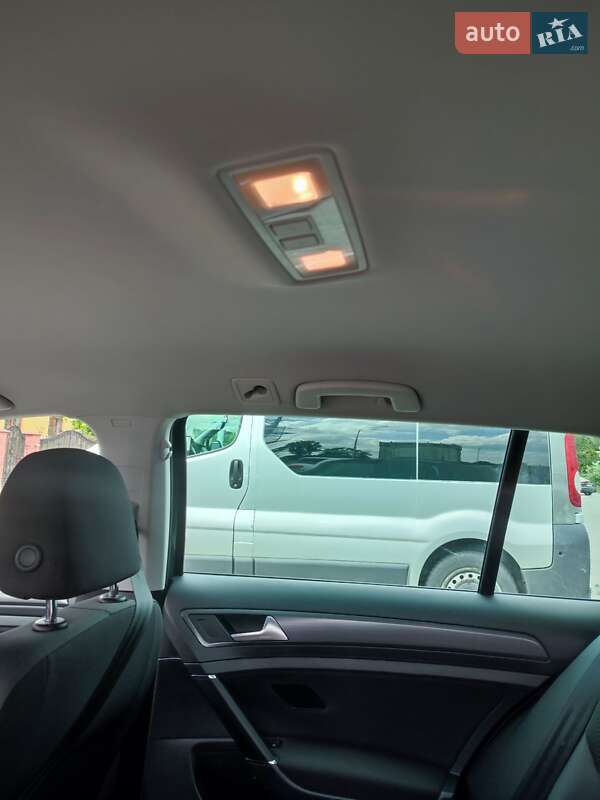 Універсал Volkswagen Golf 2017 в Стрию