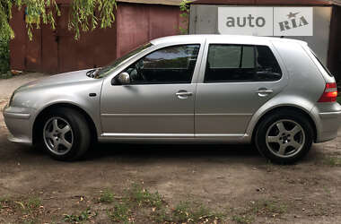 Хэтчбек Volkswagen Golf 2003 в Кропивницком