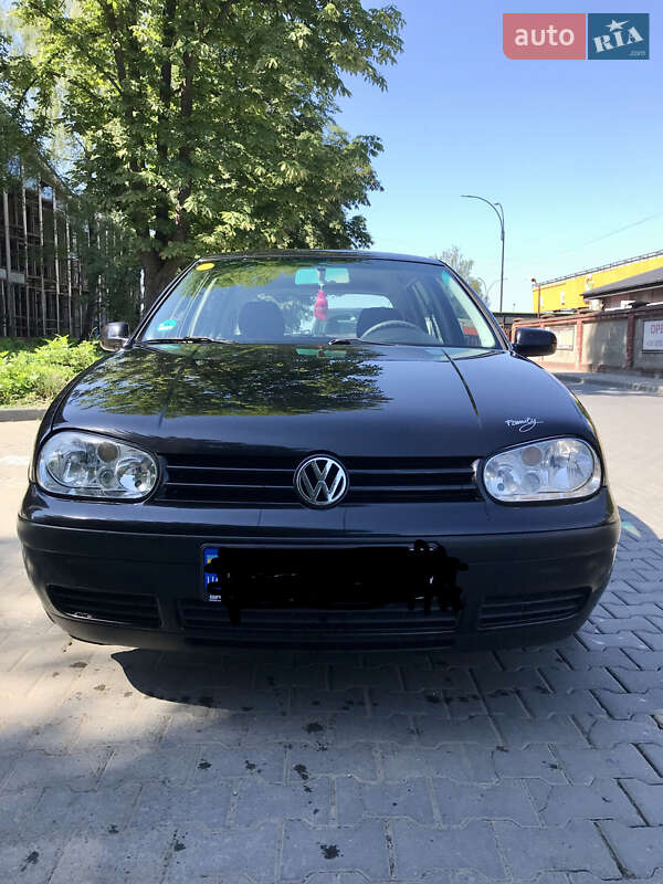 Хетчбек Volkswagen Golf 2000 в Чернівцях