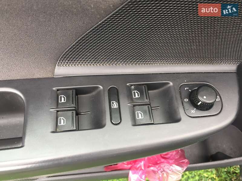 Хетчбек Volkswagen Golf 2008 в Тернополі