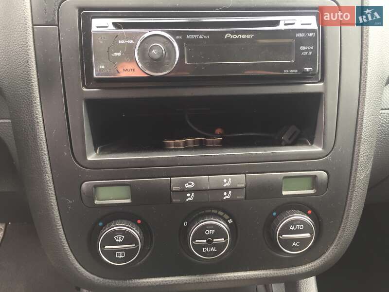 Хетчбек Volkswagen Golf 2008 в Тернополі