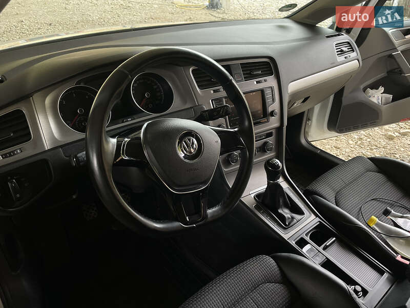 Универсал Volkswagen Golf 2015 в Луцке