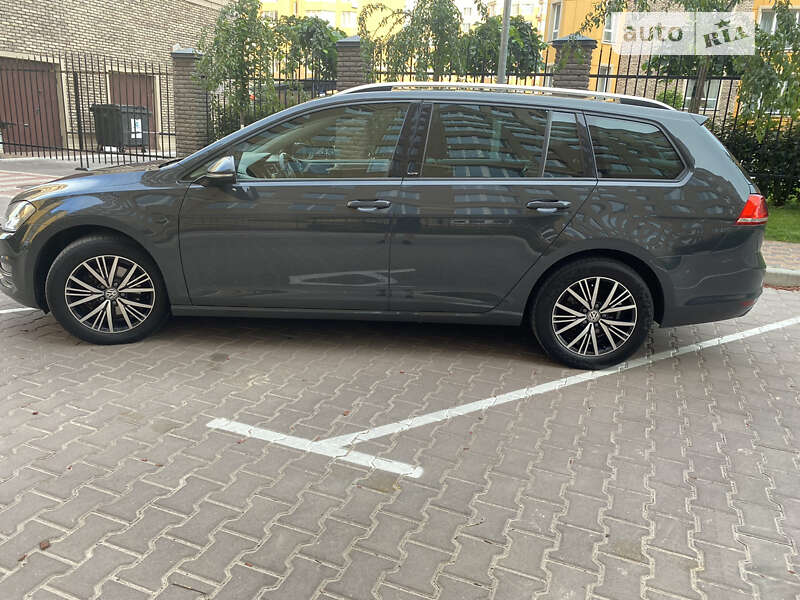 Универсал Volkswagen Golf 2016 в Гайвороне