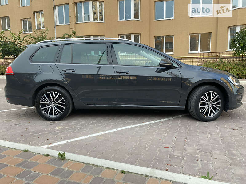 Универсал Volkswagen Golf 2016 в Гайвороне