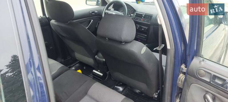 Універсал Volkswagen Golf 2000 в Сумах
