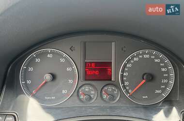 Хетчбек Volkswagen Golf 2006 в 