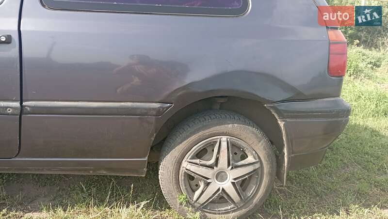 Хэтчбек Volkswagen Golf 1993 в Березовке