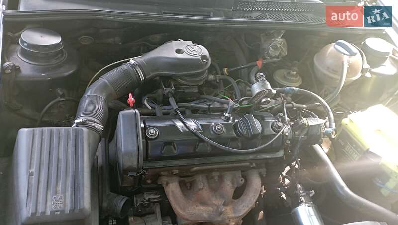 Хэтчбек Volkswagen Golf 1993 в Березовке