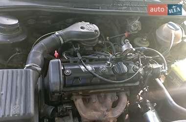 Хэтчбек Volkswagen Golf 1993 в 