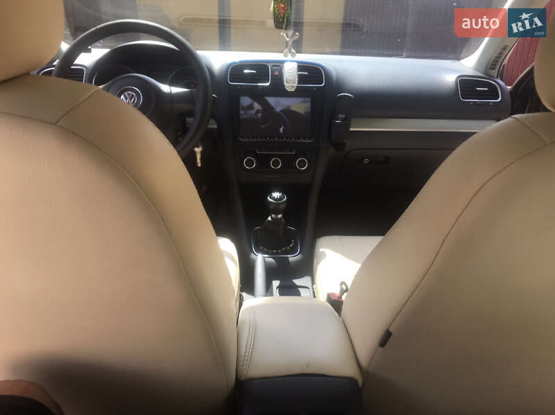 Універсал Volkswagen Golf 2010 в Самборі