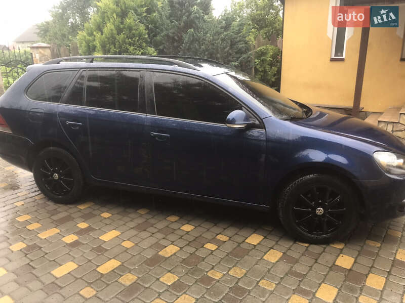 Універсал Volkswagen Golf 2010 в Самборі
